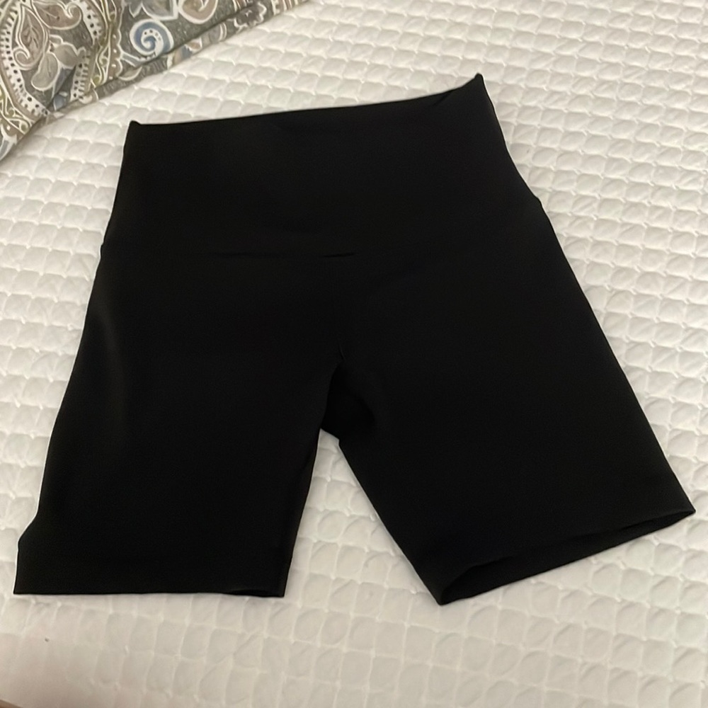 Lululemon Wunder training high rise short 6”